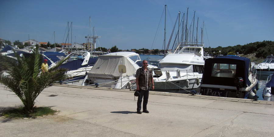 Kroatien-2010-042.JPG - in einer Marina auf Pag