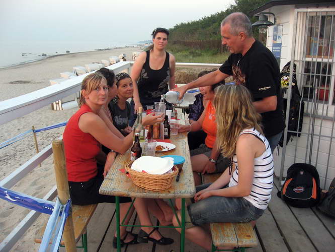 Kuebo-Juli-2010-32.jpg - Schenke ein, schenke ein, schenke ein ....