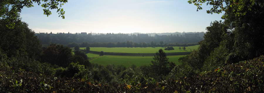 Faak-2011-001.jpg - Blick auf die längste Burganlage Europas (lt. Guinessbuch sogar der Welt) in Burghausen, 1051m