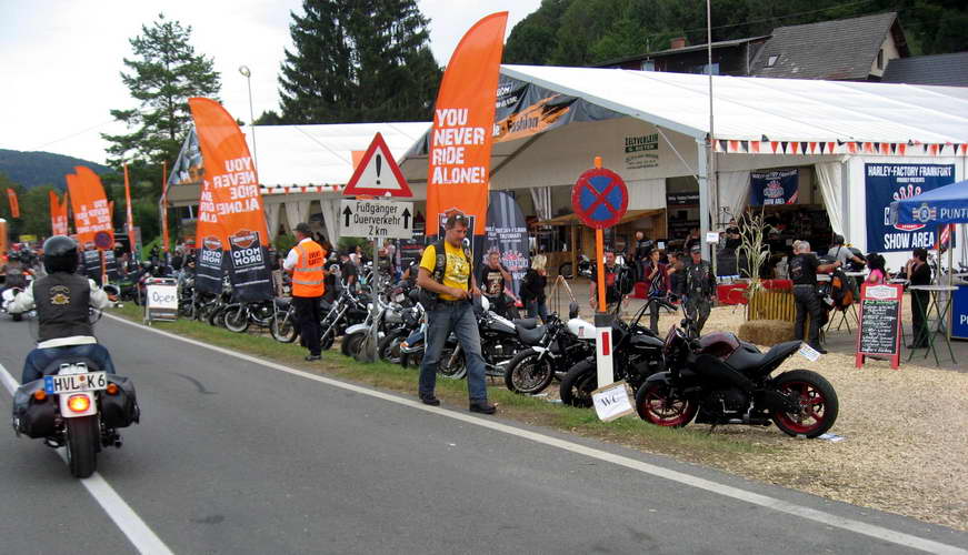 Faak-2011-053.JPG - am Technikzelt