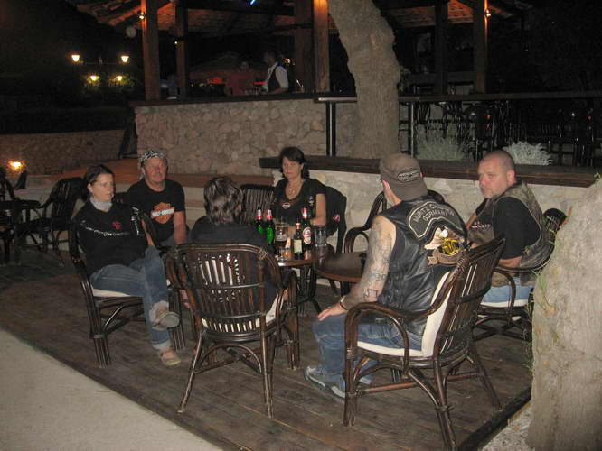 Kroatien-2011-012.jpg - abends in der Strandbar