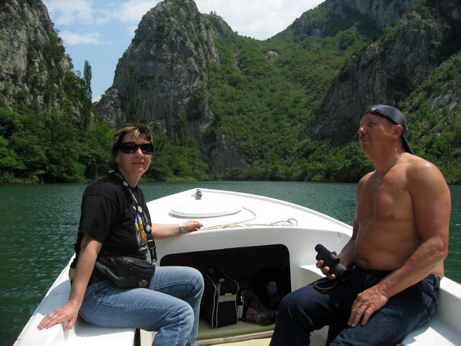 Kroatien-2011-015.jpg - mit zwei Booten auf der Cetina im Canyon