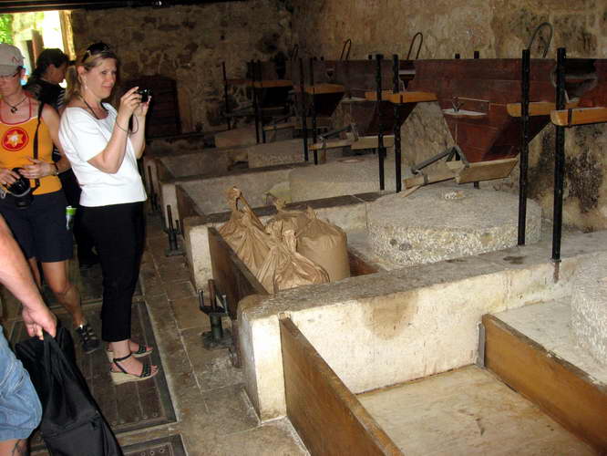 Kroatien-2011-115.jpg - an den Fällen der Krka in der Wassermühle