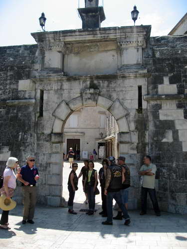 Kroatien-2011-142.jpg - eines der Stadttore