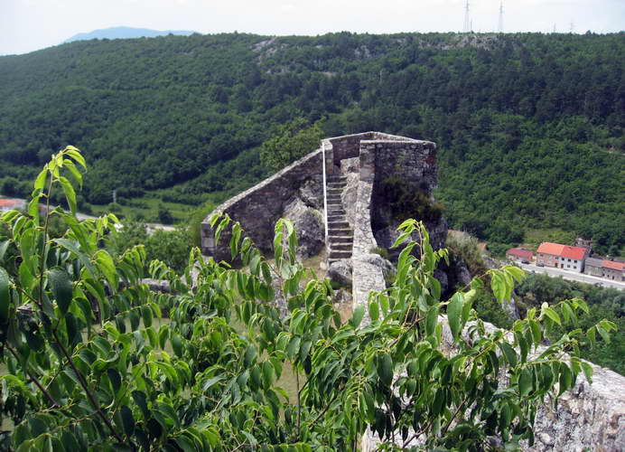 Kroatien-2011-159.jpg - in den Bergen in Knin auf der Festung auf dem Berg Spas