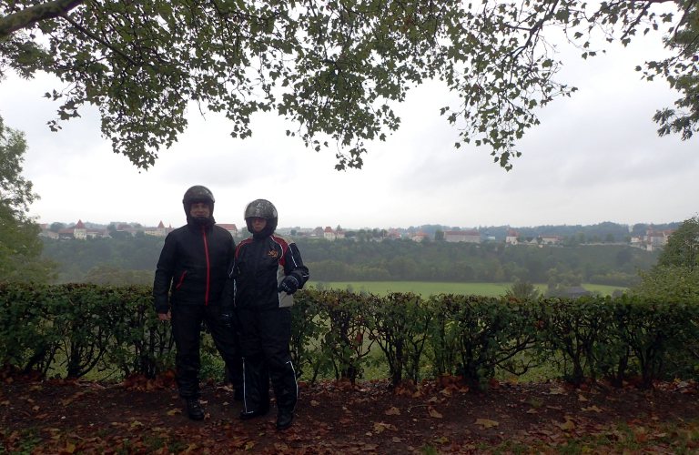 Faak-2018-002.jpg - in Burghausen mit der längsten Burg der Welt im Hintergrund