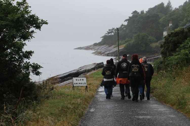 Schottland-2018-089.jpg - Spaziergang bei Regen