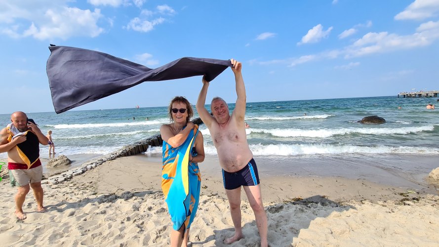 Kuebo und Mannes Beerdigung-27.jpg