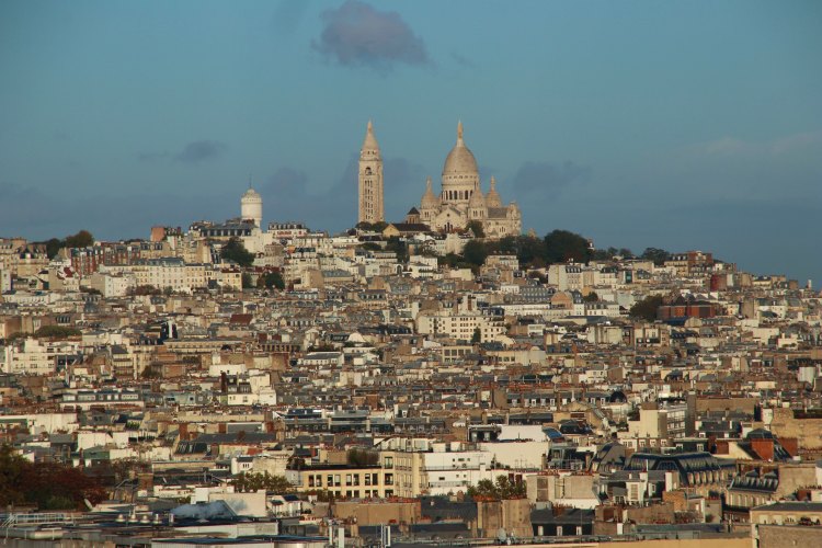 Paris-18.jpg - der Blick vom Arc de Triomphe zum Montmartre mit der Basilika Sacré-Cœur