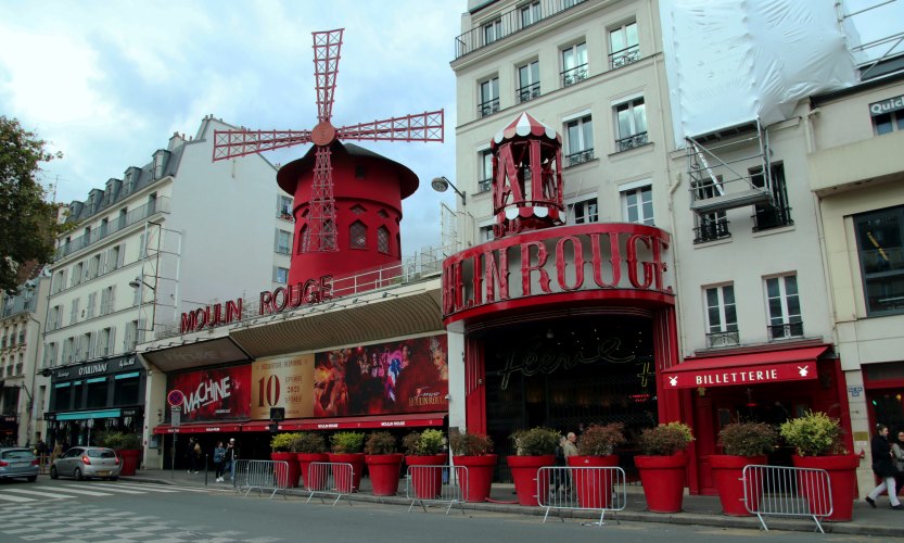 Paris-67.jpg - die berühmte Rote Mühle am Place Blanche im Vergnügungsviertel Pigalle