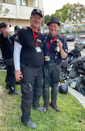 08-Parkplatzbier in Catania.jpg