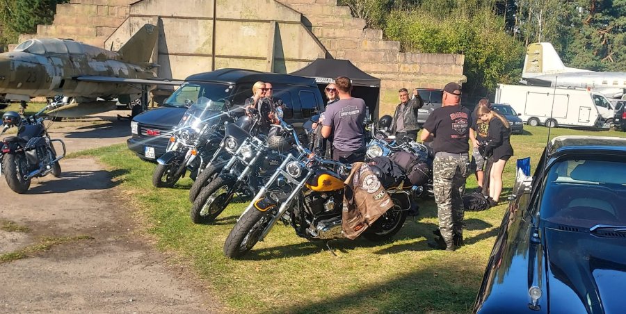 Airfield Club Race-09.jpg