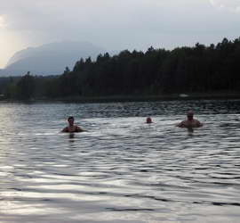 im warmen und sauberen Faaker See