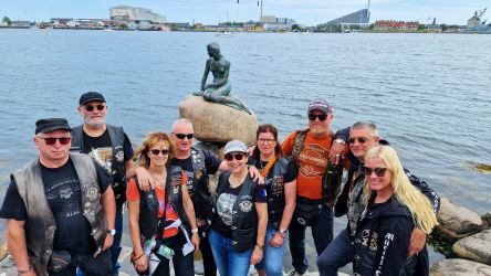 Gruppenfoto mit Jungfrau
