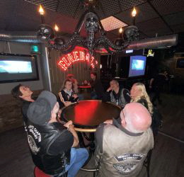im Pub "Anchor"