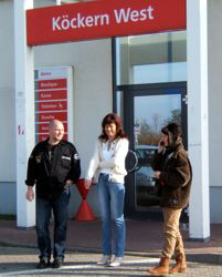 in K�ckern mit Adi am Telefon