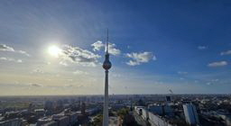 Blick vom Dach unseres Hotels Park Inn am Alex Blick vom Dach unseres Hotels Park Inn am Alex