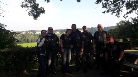 vor der l�ngsten Burg der Welt in Burghausen