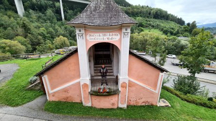 der Altarraum