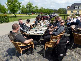 in Erwartung der Steaks