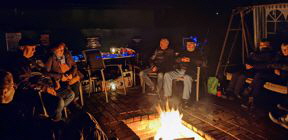 Oktoberfeuer bei Pankis Oktoberfeuer bei Pankis