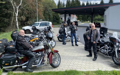 erster Tankstopp in Tschechien
