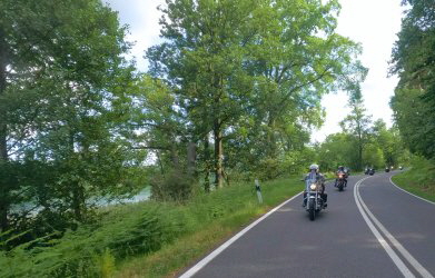 direkt entlang des Ufers des Werbellinsees