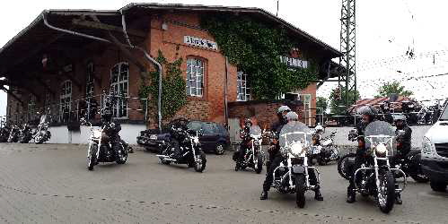 vor der Harley Station in Knigs Wusterhausen