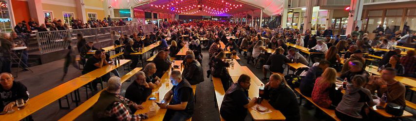 beim Arneitz - es spielt die Mdelsband "Shes Got Balls"
